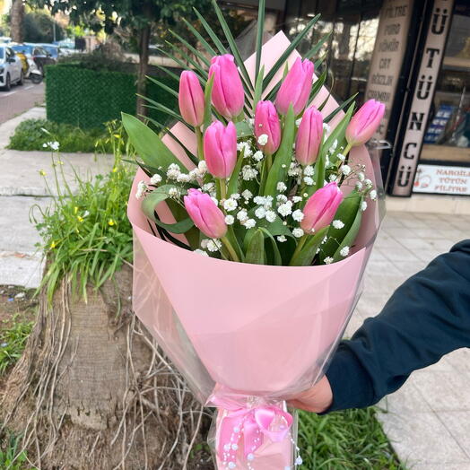 9 розовых тюльпанов 🌷