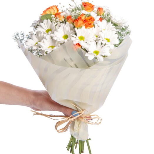 Leopard Bouquet White Daisies and Orange Climbing Rose