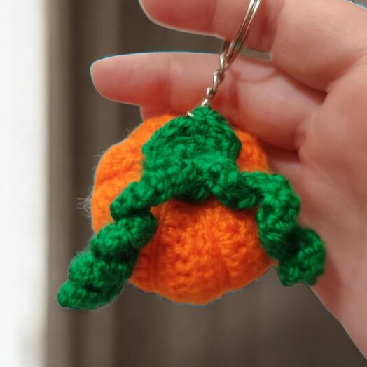 Hand-Knitted Pumpkin Keychain – Cute Design