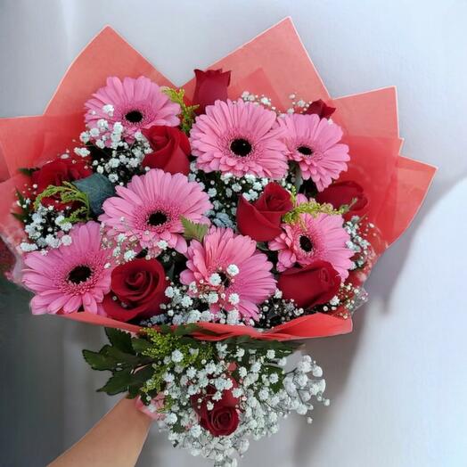 Pembe Gerbera ve Kırmızı Gul Buketi
