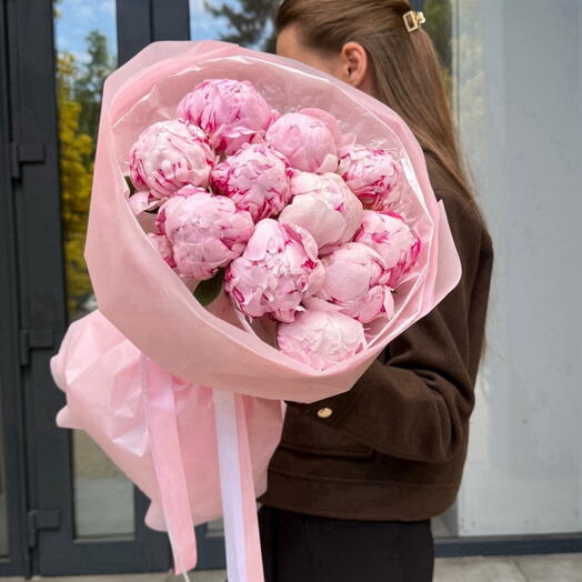 Mila Peony bouquet 1