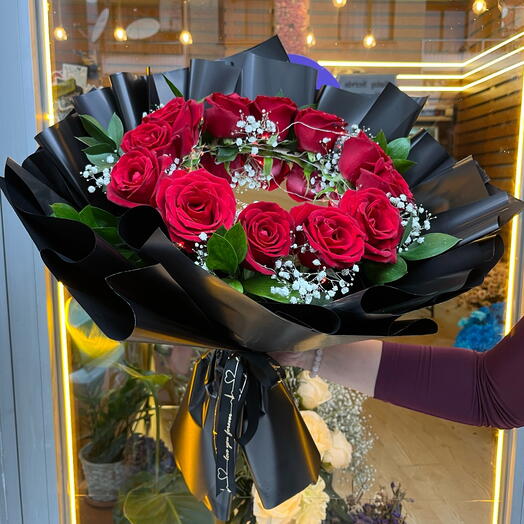 Ayna Ledli Canlı Kırmızı Gul Buketi