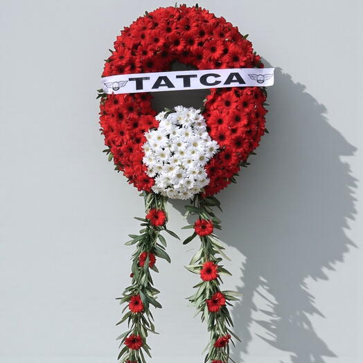 Cenaze anma toren çelengi