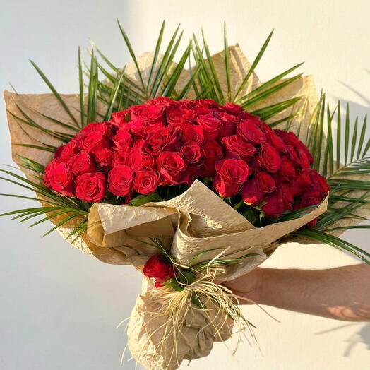 Aşkın Sembolu: Kırmızı Gul Buketi 🌹