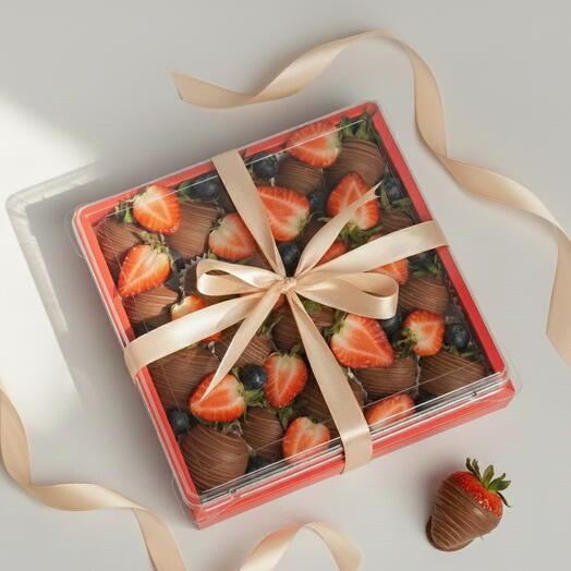 Çikolata Kaplı Çilek Kutusu