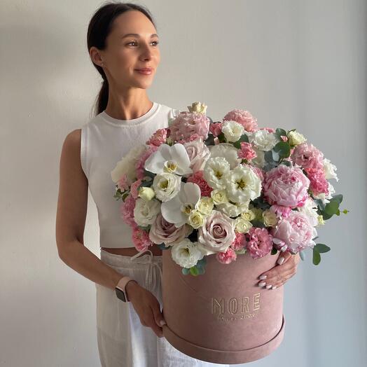 Box peony and Lisiantus