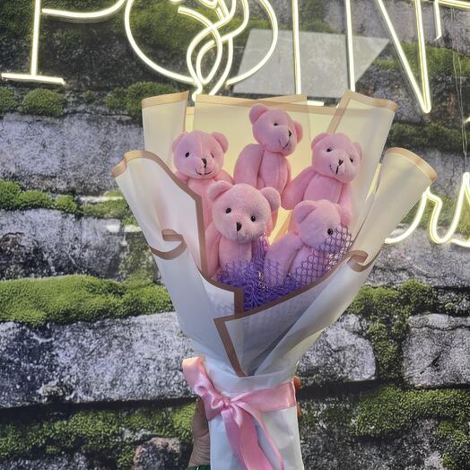 Sevginin En Tatlı Hali: Pembe Peluş Ayıcık Buketi