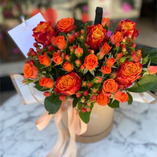 Turuncu Gul ve Şaraplı Kutu Aranjman