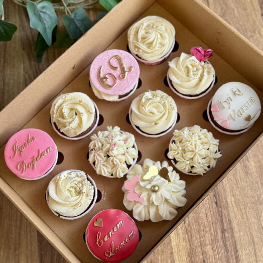 Birthday Cupcake box 12 li