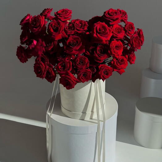 Bordeaux Elegance – Luxury Box of 35 Roses
