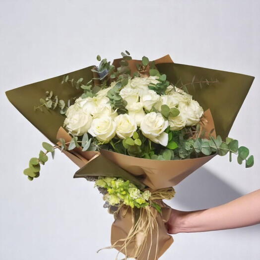 Beyaz Gul ve Eucalyptus Zarafeti