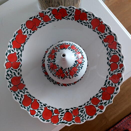 Nar desenli, el yapımı seramik tabak ve vazoyu seti