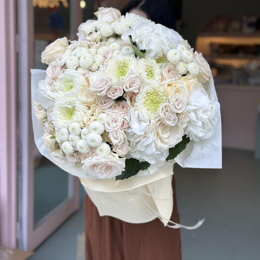 Vip white roses buqet