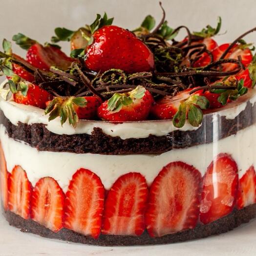 Çilekli Velvet (6-8 kişilik)