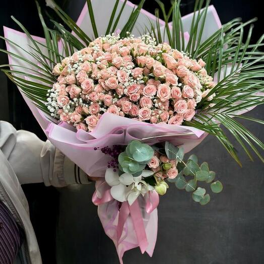 Pembe Çardak Gul Buketi – Romantik ve Zarif Dokunuş