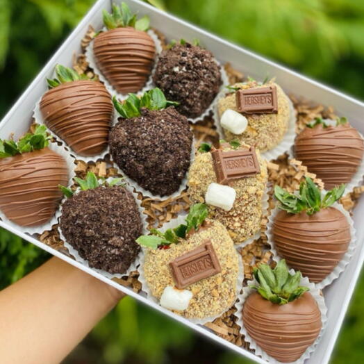 Deluks Çikolatalı Çilek Aranjman