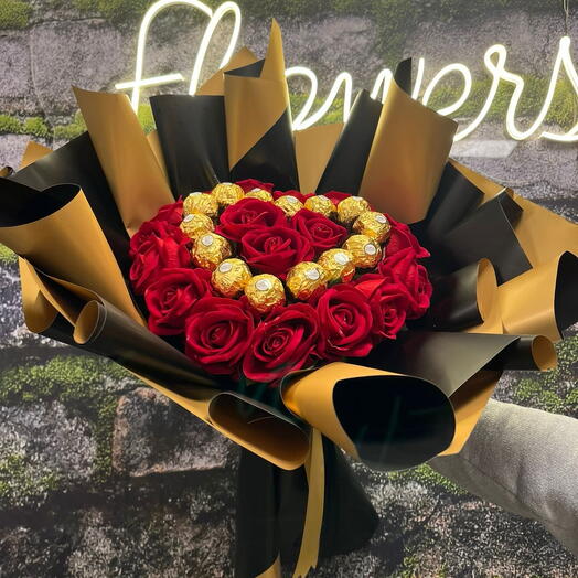 🌹 21 Adet Yapay Kadife Gul ve Ferrero Rocher Kalpli Buket 🍫💛